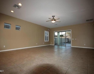 5118 W Molly Lane - Photo Thumbnail 7