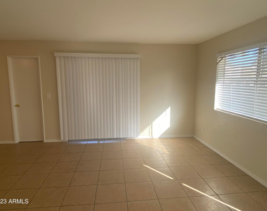6002 W Townley Avenue - Photo Thumbnail 3