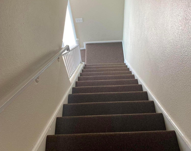 6002 W Townley Avenue - Photo Thumbnail 5