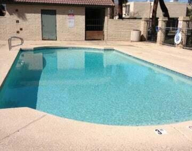 6002 W Townley Avenue - Photo Thumbnail 9