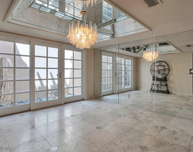 7809 E Montebello Avenue - Photo Thumbnail 9