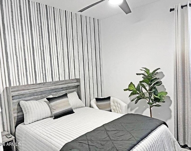 29902 N Acacia Drive - Photo Thumbnail 3