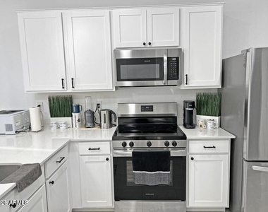 29902 N Acacia Drive - Photo Thumbnail 14