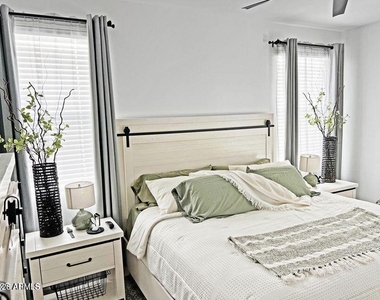 29902 N Acacia Drive - Photo Thumbnail 11