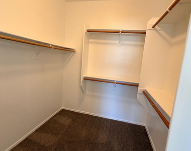 22156 N Sunset Drive - Photo Thumbnail 11
