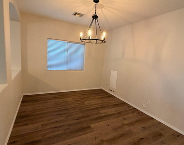 22156 N Sunset Drive - Photo Thumbnail 6