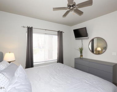 14145 N 92nd Street - Photo Thumbnail 8
