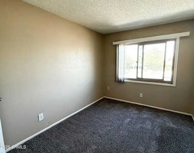 5244 W Lynwood Street - Photo Thumbnail 12