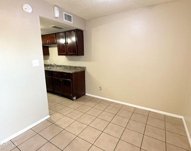 5244 W Lynwood Street - Photo Thumbnail 11