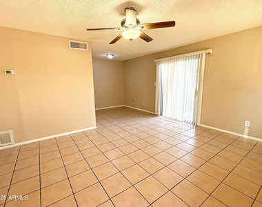 5244 W Lynwood Street - Photo Thumbnail 3