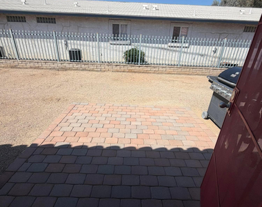 712 W Taylor Street - Photo Thumbnail 7