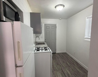712 W Taylor Street - Photo Thumbnail 4