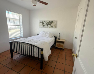 712 W Taylor Street - Photo Thumbnail 3