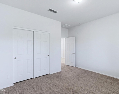 10733 W Lariat Lane - Photo Thumbnail 12