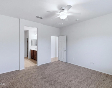 10733 W Lariat Lane - Photo Thumbnail 17