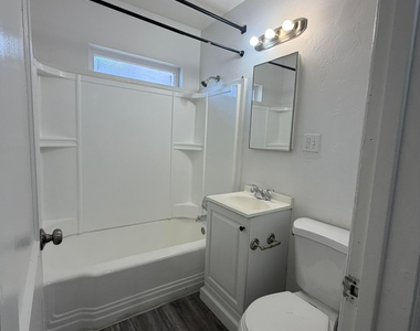 706 W Taylor Street - Photo Thumbnail 6