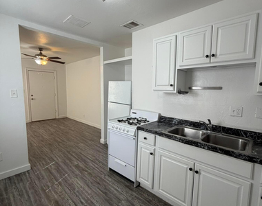 706 W Taylor Street - Photo Thumbnail 8