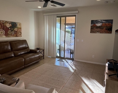 26197 W Vista N Drive - Photo Thumbnail 2