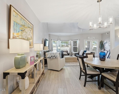 5350 E Deer Valley Drive - Photo Thumbnail 11