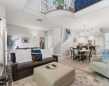 5350 E Deer Valley Drive - Photo Thumbnail 15