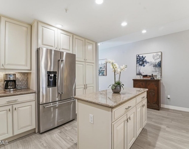 5350 E Deer Valley Drive - Photo Thumbnail 9