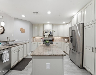 5350 E Deer Valley Drive - Photo Thumbnail 6