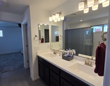 25233 N 141st Avenue - Photo Thumbnail 9