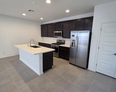 25233 N 141st Avenue - Photo Thumbnail 3