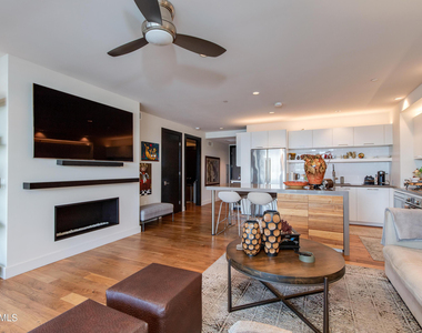 4422 N 75th Street - Photo Thumbnail 4