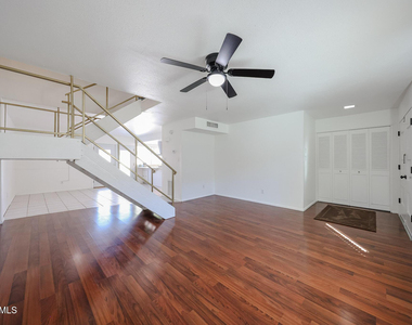 4028 N Granite Reef Road - Photo Thumbnail 5