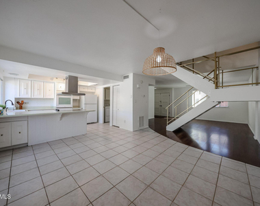 4028 N Granite Reef Road - Photo Thumbnail 10