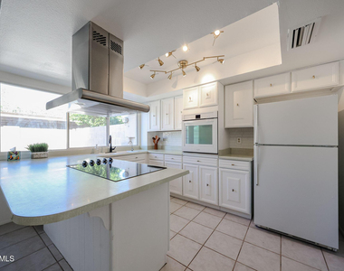 4028 N Granite Reef Road - Photo Thumbnail 12