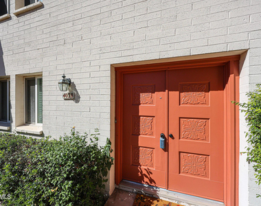 4028 N Granite Reef Road - Photo Thumbnail 3