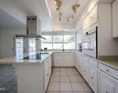 4028 N Granite Reef Road - Photo Thumbnail 13
