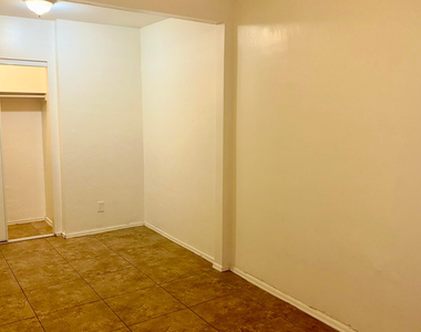 1505 N 15th Avenue - Photo Thumbnail 7