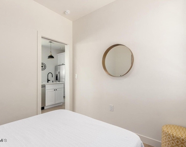 1508 W Sherman Street - Photo Thumbnail 11