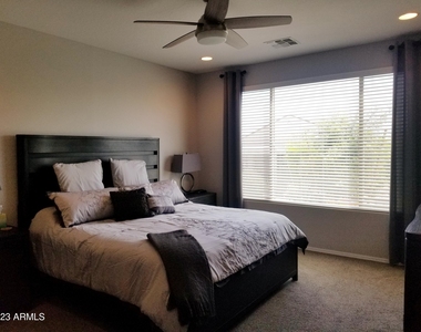 18903 N 261st Drive - Photo Thumbnail 7