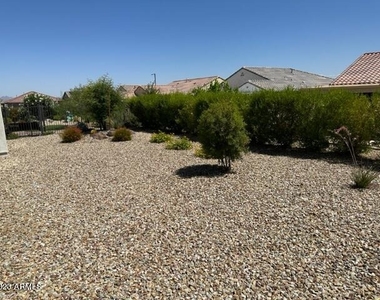 18903 N 261st Drive - Photo Thumbnail 14