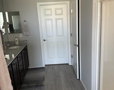 18903 N 261st Drive - Photo Thumbnail 8