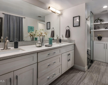8633 E Monterosa Avenue - Photo Thumbnail 16