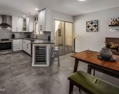 8633 E Monterosa Avenue - Photo Thumbnail 16