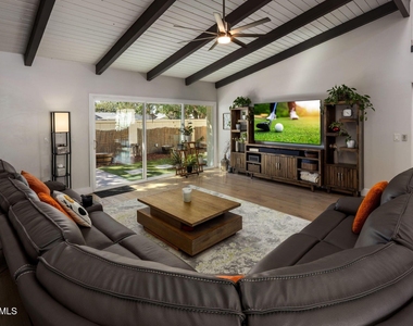 8633 E Monterosa Avenue - Photo Thumbnail 4