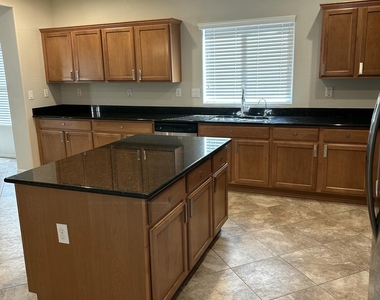 27523 N 17th Lane - Photo Thumbnail 4