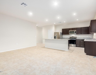 1810 W Pinkley Avenue - Photo Thumbnail 9