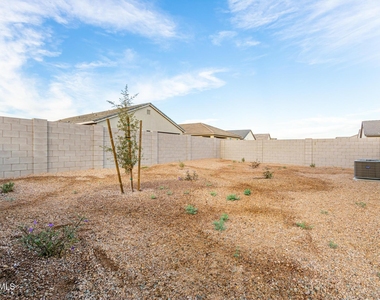 1810 W Pinkley Avenue - Photo Thumbnail 33