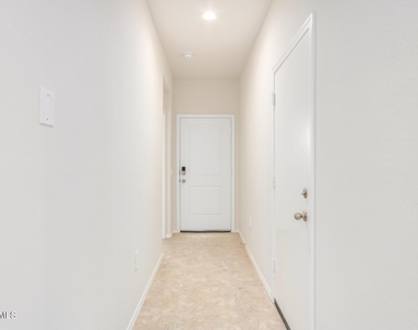 1810 W Pinkley Avenue - Photo Thumbnail 3