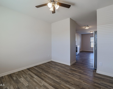 110 E Impala Place - Photo Thumbnail 8