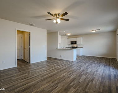 110 E Impala Place - Photo Thumbnail 9