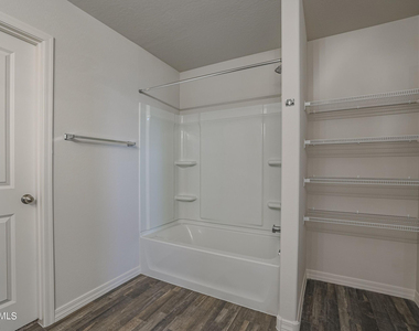 110 E Impala Place - Photo Thumbnail 15