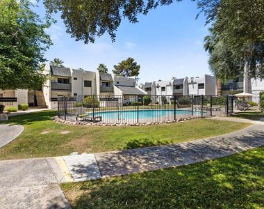 302 E Monte Vista Road - Photo Thumbnail 22